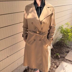 Classic Tan Double-Breasted trench Coat
